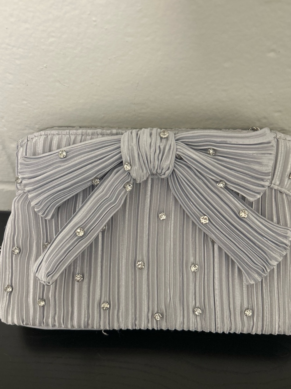Elegant Silver-Gray Bow Clutch with Rhinestone Accents
